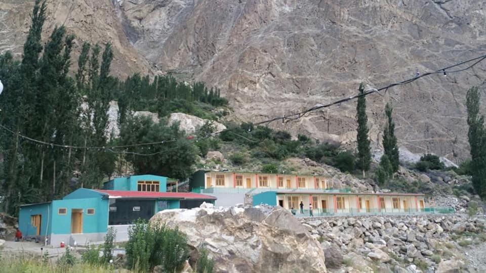 Eden Lake View Hotel Karimabad  Esterno foto
