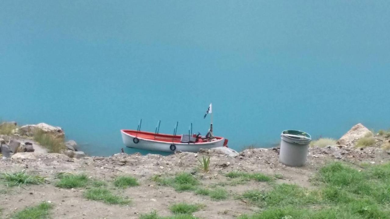 Eden Lake View Hotel Karimabad  Esterno foto